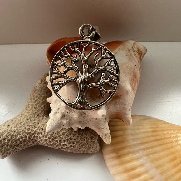 Family Tree pendant - Picture 2 of 5